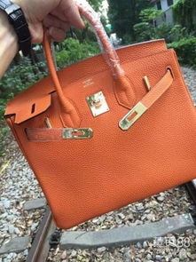 嘉兴普拉达广州包包一手货源批发直销，诚招微信代理